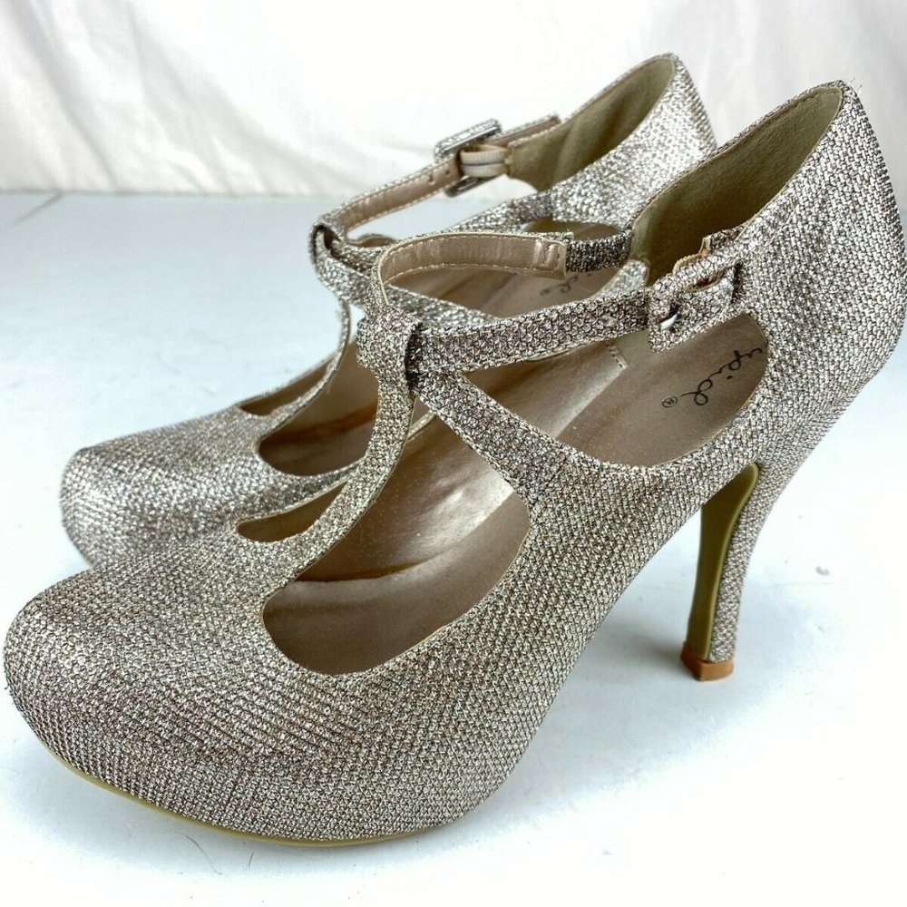 Qupid Women's 8 Glitter Heels Gold Pump Shimmery